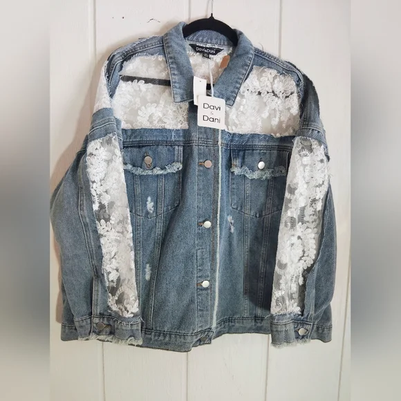 NWT!! DAVI & DANI Denim & Lace Jacket. Size 1XL - Picture 2 of 10